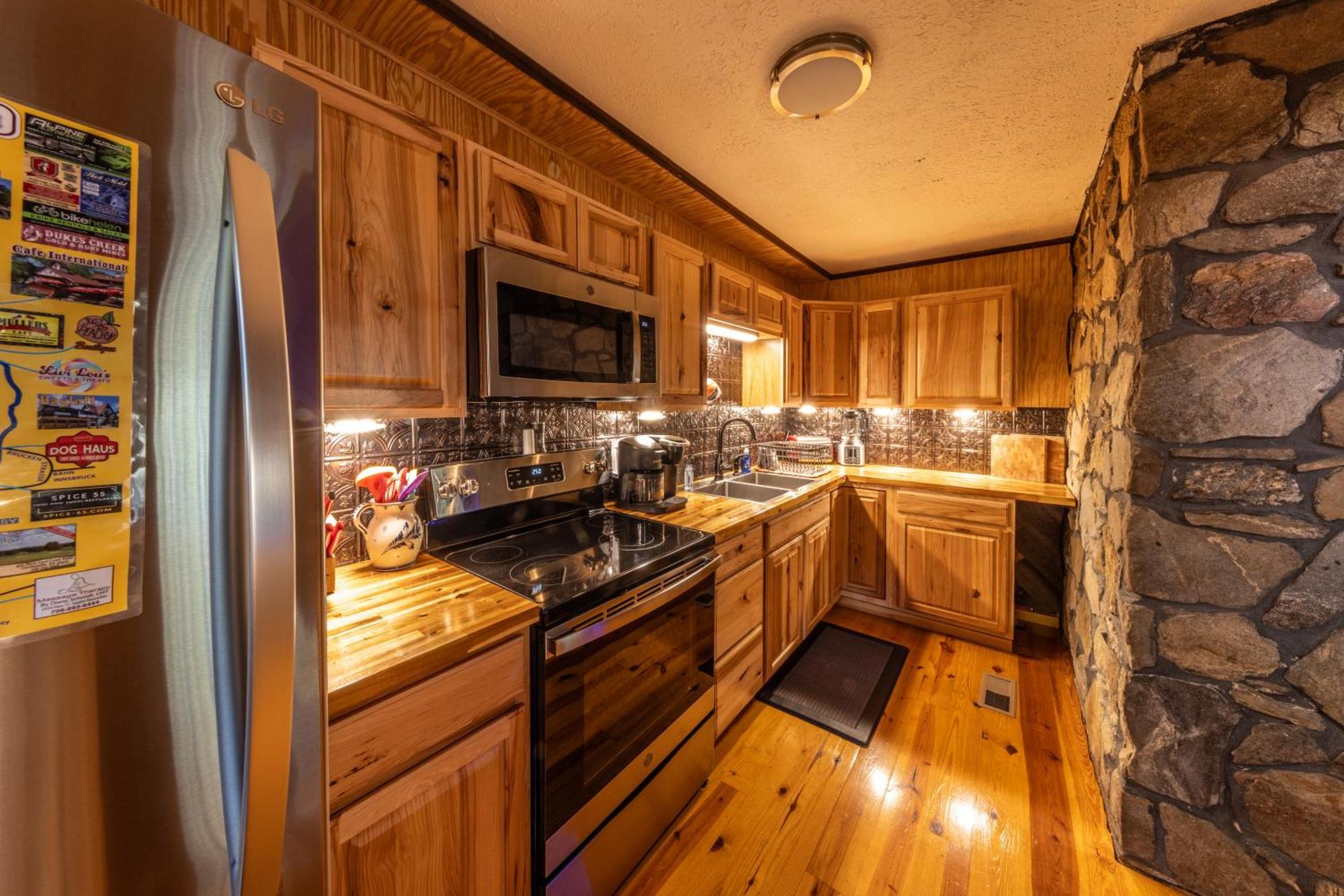 Bear Creek Lodge And Cabins In Helen Ga - Pet Friendly, River On Property, Walking Distance To Downtown Helen Exterior foto