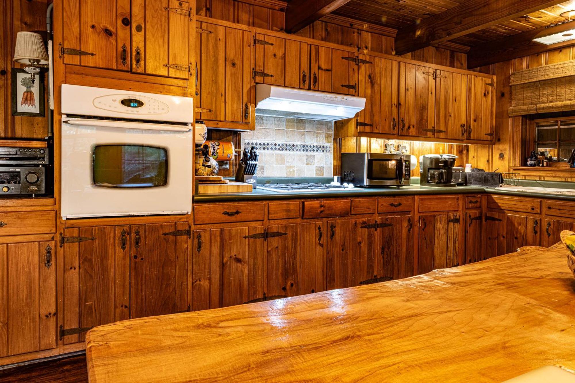 Bear Creek Lodge And Cabins In Helen Ga - Pet Friendly, River On Property, Walking Distance To Downtown Helen Exterior foto
