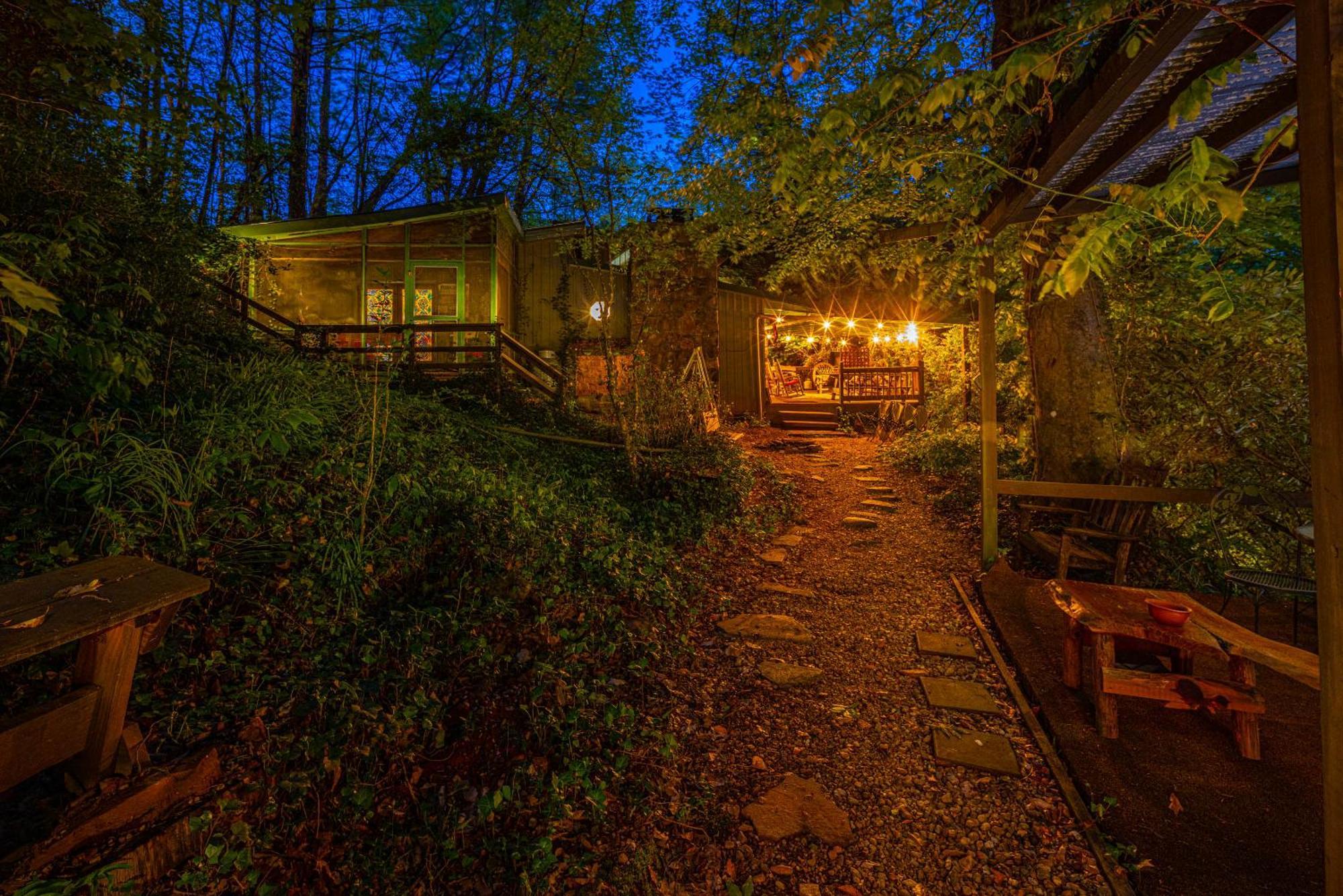 Bear Creek Lodge And Cabins In Helen Ga - Pet Friendly, River On Property, Walking Distance To Downtown Helen Exterior foto