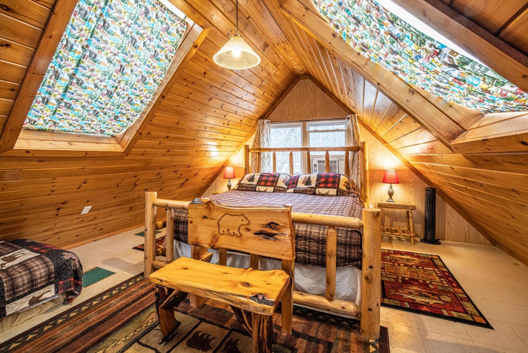 Bear Creek Lodge And Cabins In Helen Ga - Pet Friendly, River On Property, Walking Distance To Downtown Helen Exterior foto